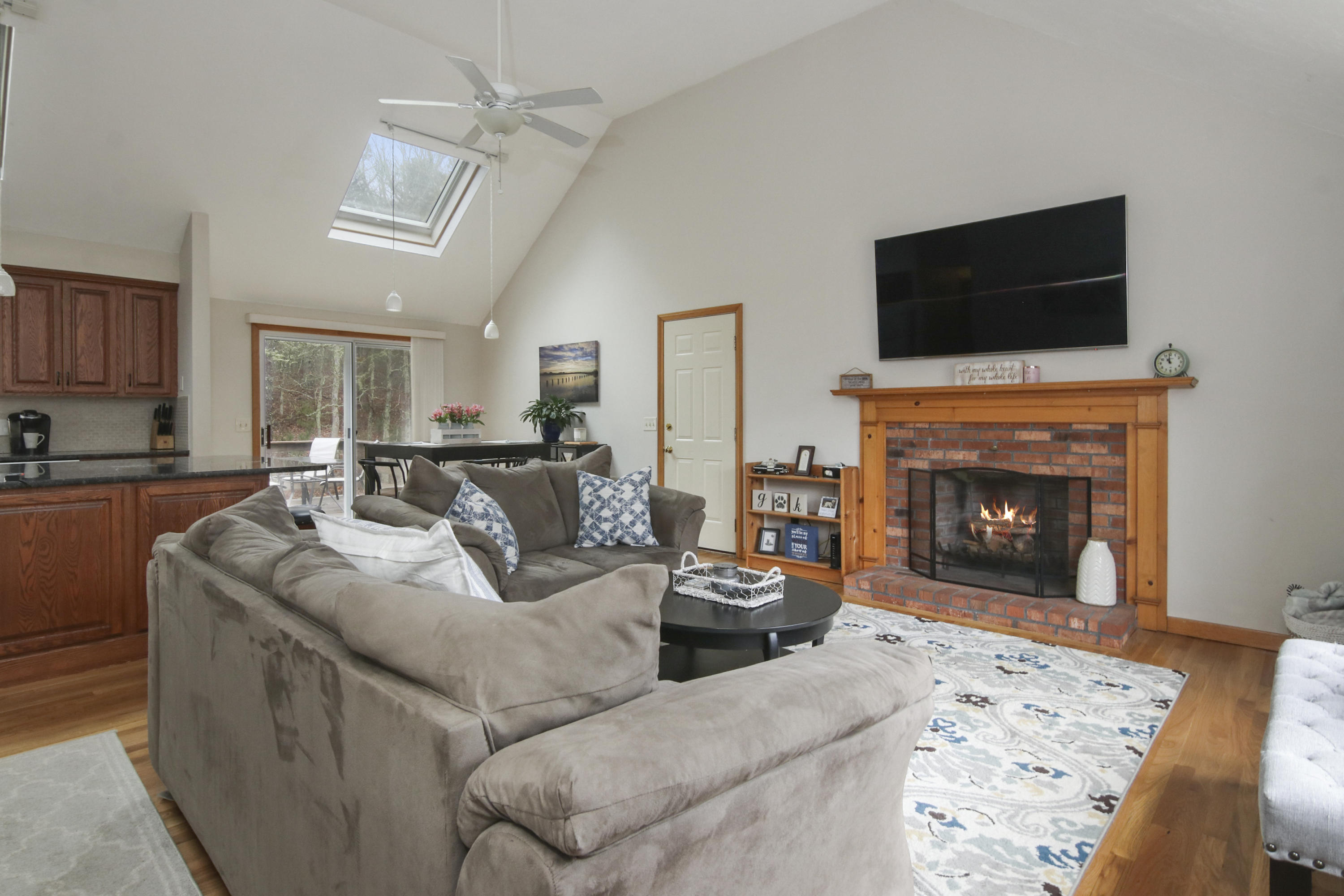 21 Spruce Grove Road Harwich, MA 02645 - Photo 4 of 20 003-photo--8073322