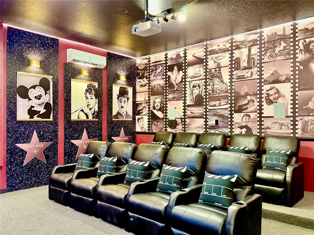 6271 Sand Skipper Road Orlando, FL 32821 - Photo 38 of 46 a living room with furniture and painted walls