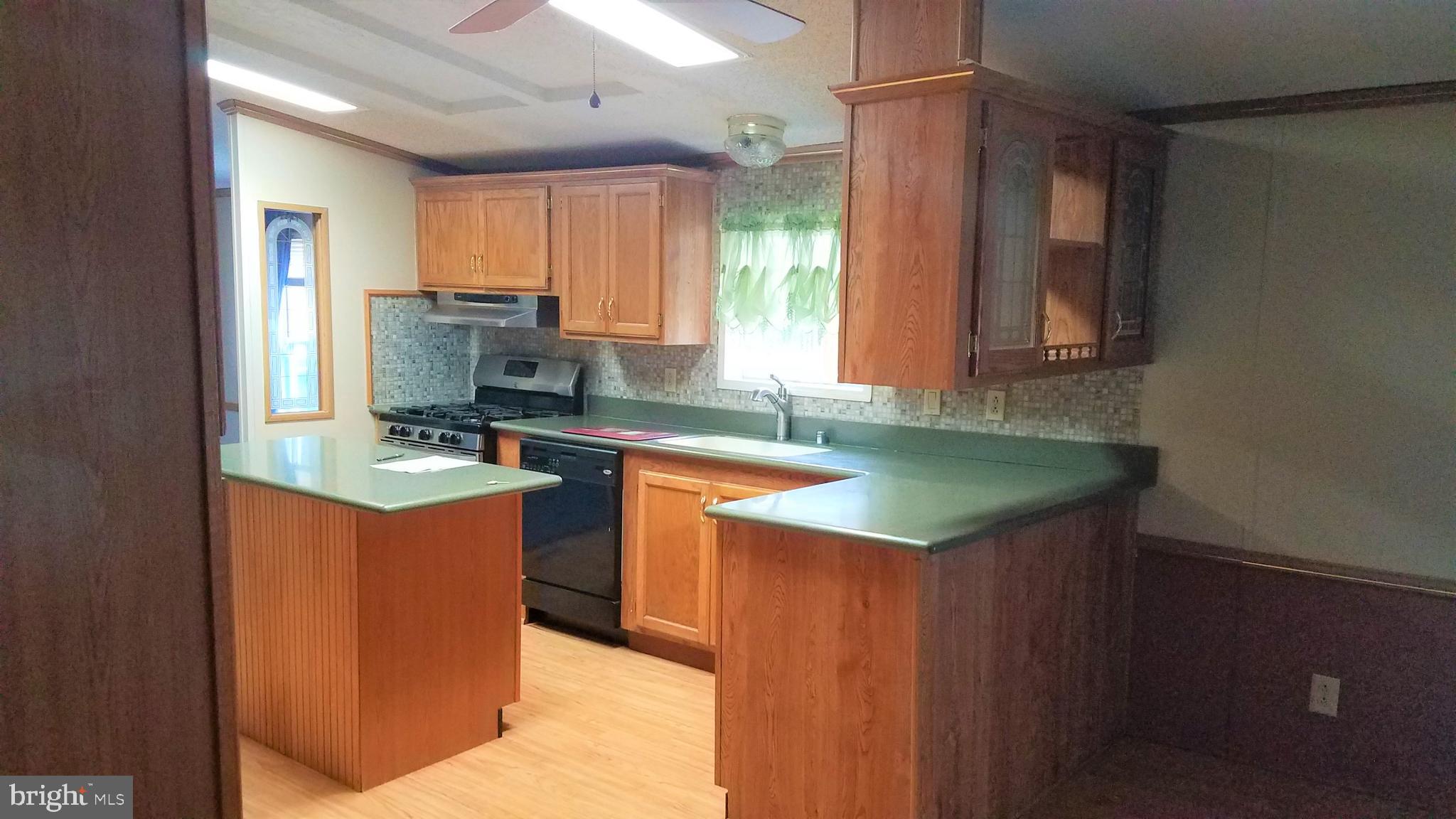 142 Lassiter Circle Finksburg, MD 21048 - Photo 12 of 49 Kitchen