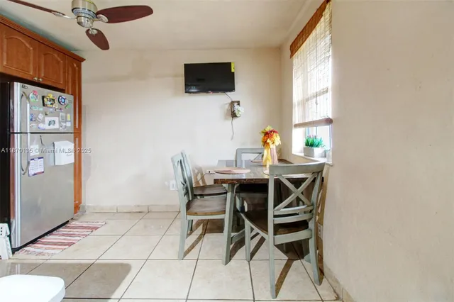 a view of entryway with washer and dryer