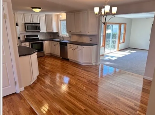 $3,000 | 104 Albemarle Road, Longmeadow, MA 01106