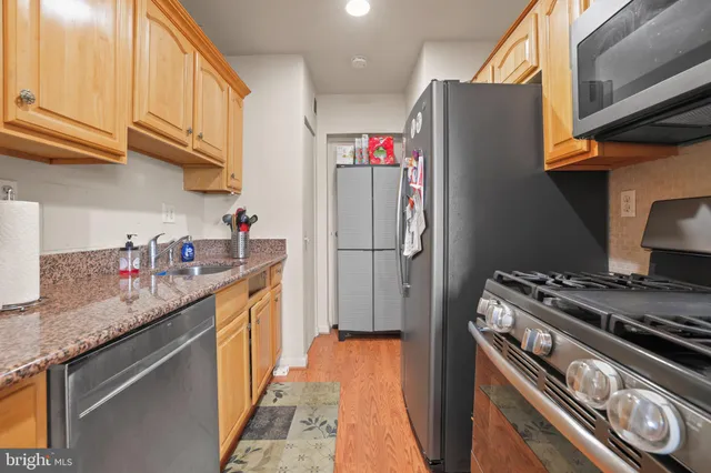 $1,800 | 3701 5th Street South, Unit 406, Arlington, VA 22204