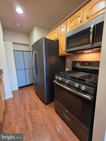 $1,800 | 3701 5th Street South, Unit 406, Arlington, VA 22204