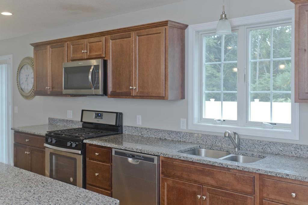 188 Naismith Street Springfield, MA 01104 - Photo 8 of 31 Gallery Image 8