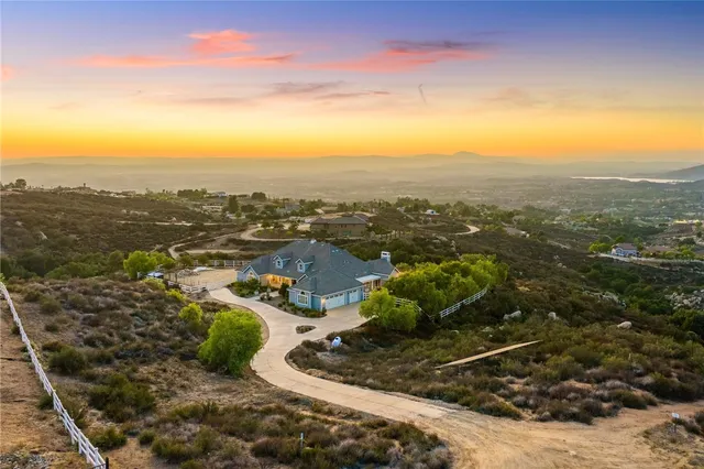 a front view of house with yard