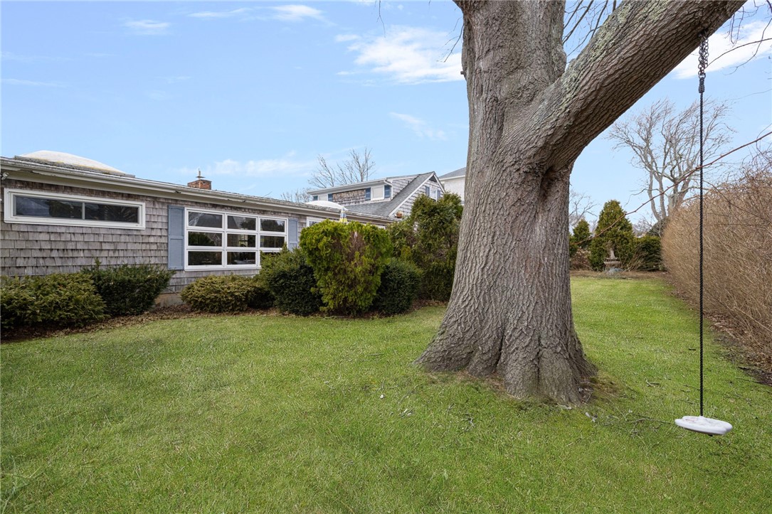 30 Maywood Road Narragansett, RI 02882 - Photo 11 of 50