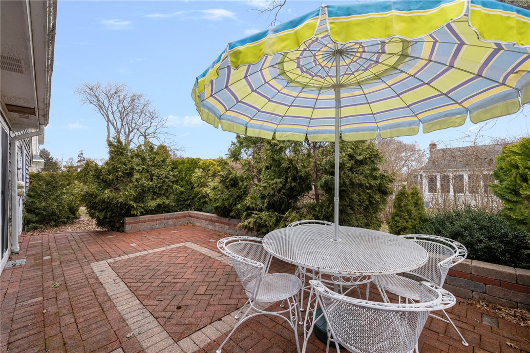 30 Maywood Road Narragansett, RI 02882 - Photo 16 of 50