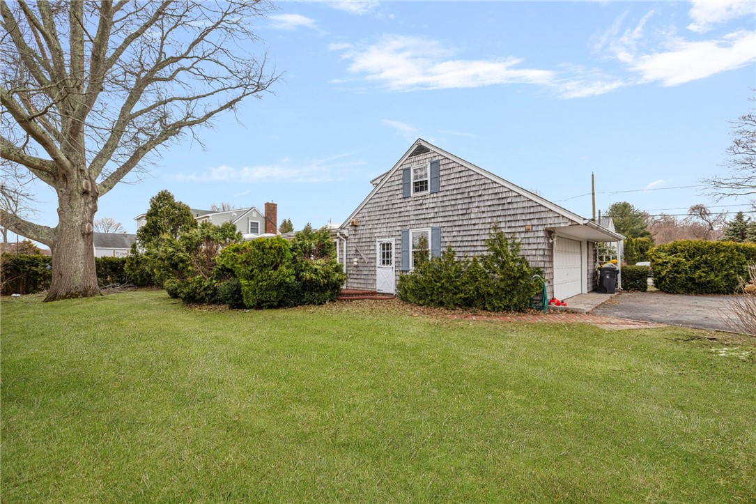 30 Maywood Road Narragansett, RI 02882 - Photo 8 of 50