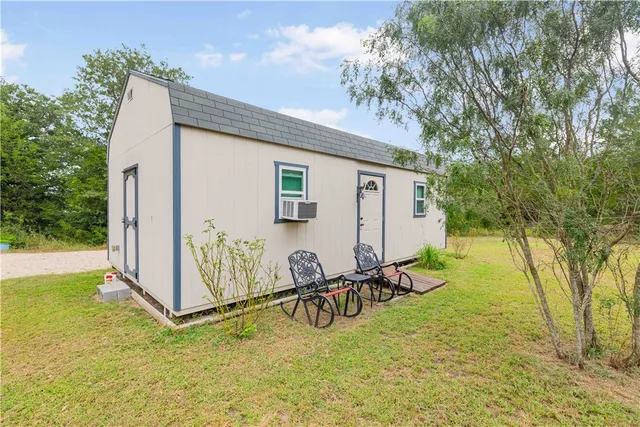 $259,900 | 680 Mallard Drive, Caldwell, TX 77836