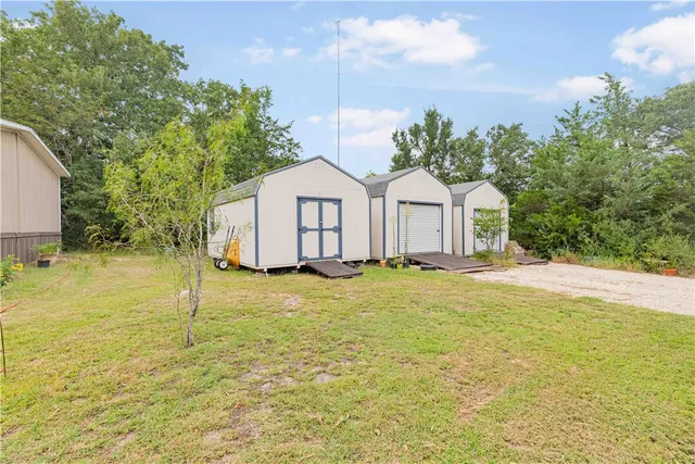 $259,900 | 680 Mallard Drive, Caldwell, TX 77836