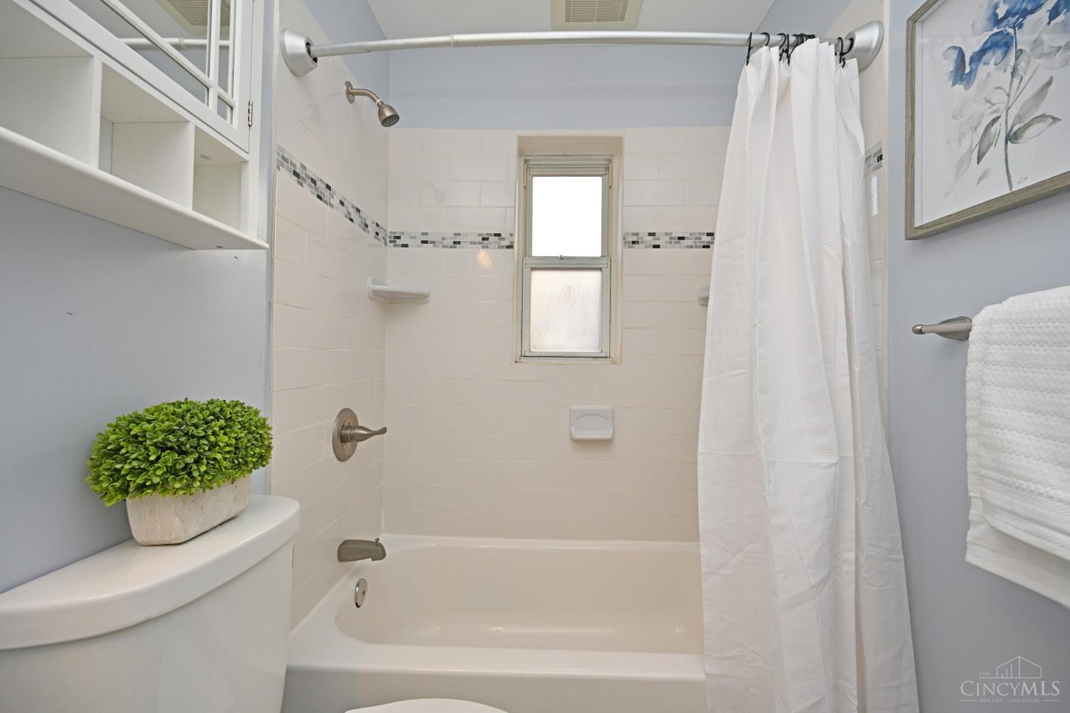 6832 Roe Street Cincinnati, OH 45227 - Photo 25 of 42 Gallery Image 25