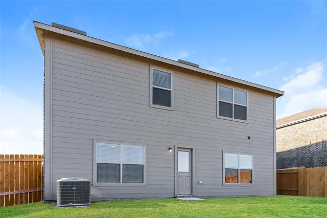 $2,285 | 209 Switchback Hill Road, Newark, TX 76071