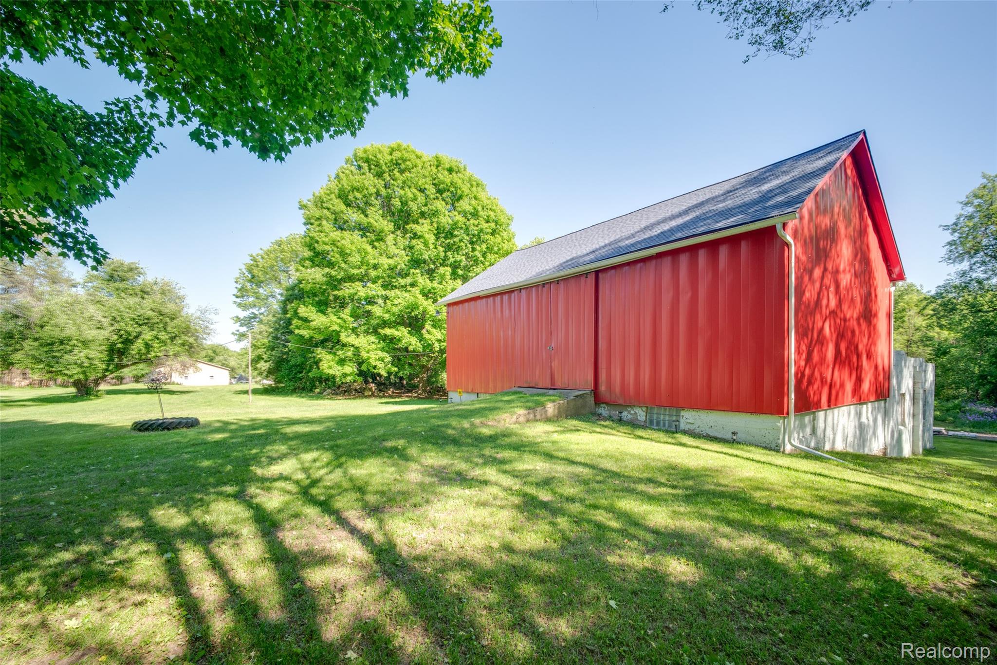 7016 Davison Road Davison, MI 48423 - Photo 4 of 42