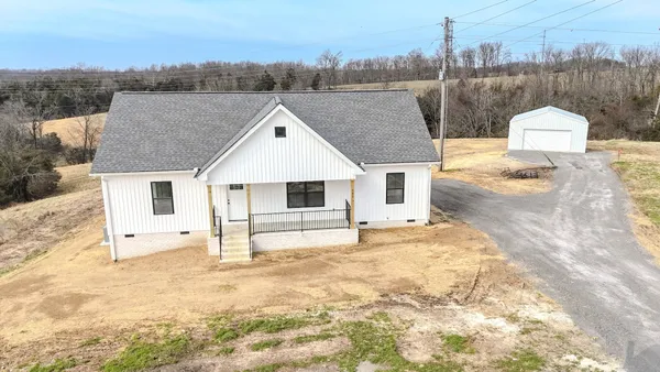 $363,900 | 575 Pleasant Hill Road, Lafayette, TN 37083