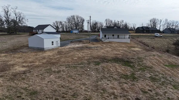$363,900 | 575 Pleasant Hill Road, Lafayette, TN 37083