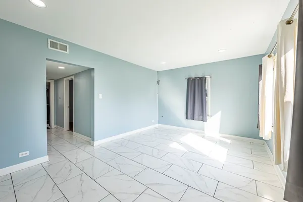 $2,500 | 7740 Laramie Avenue, Burbank, IL 60459