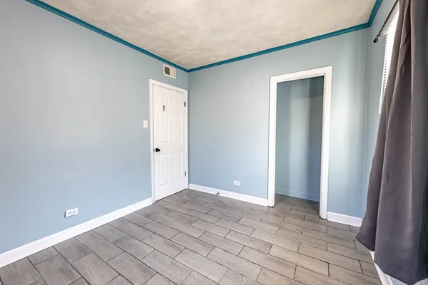 $2,500 | 7740 Laramie Avenue, Burbank, IL 60459