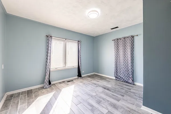 $2,500 | 7740 Laramie Avenue, Burbank, IL 60459