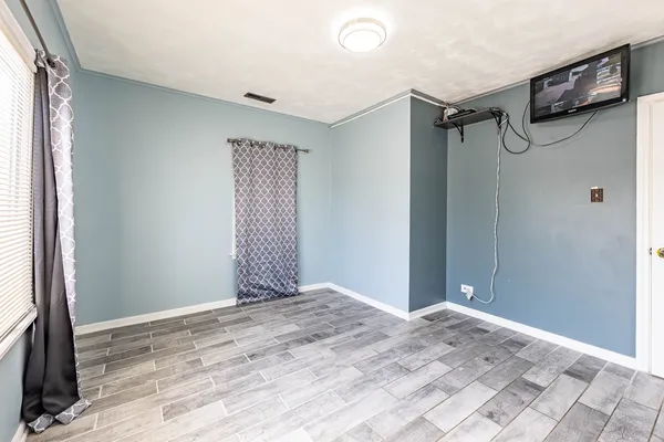 $2,500 | 7740 Laramie Avenue, Burbank, IL 60459