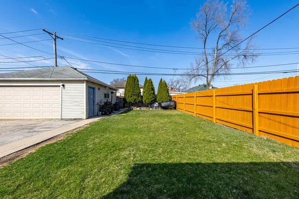 $2,500 | 7740 Laramie Avenue, Burbank, IL 60459