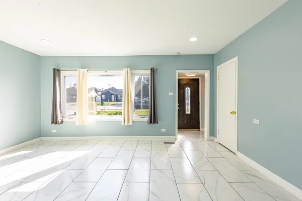 $2,500 | 7740 Laramie Avenue, Burbank, IL 60459