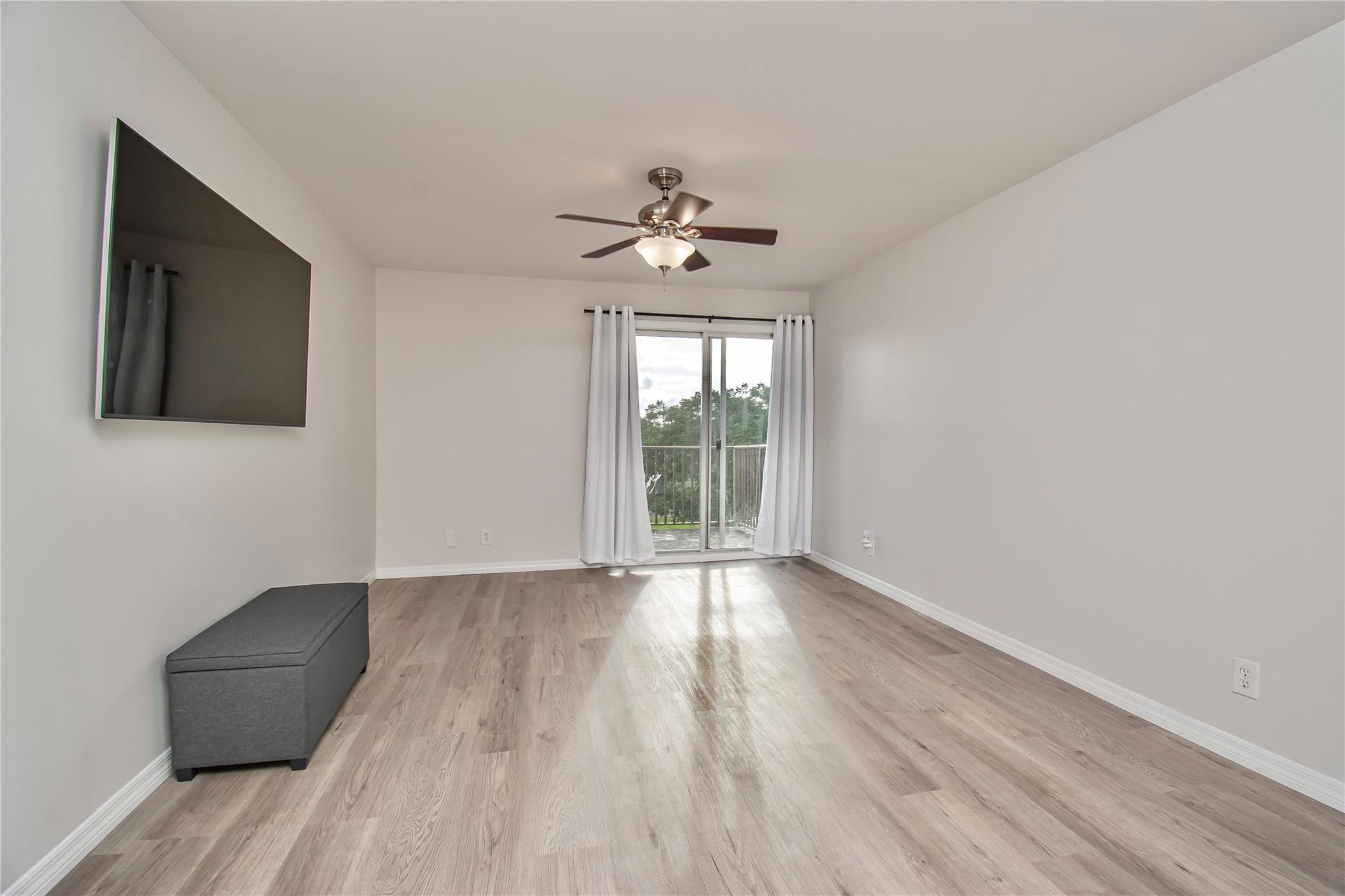 9500 Southwest 3rd Street, Unit 248 Boca Raton, FL 33428 - Photo 20 of 47 Master bedroom