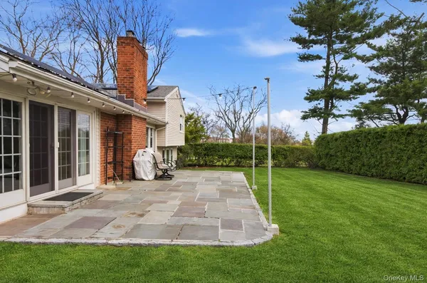$1,199,000 | 5 Avis Drive, New Rochelle, NY 10804