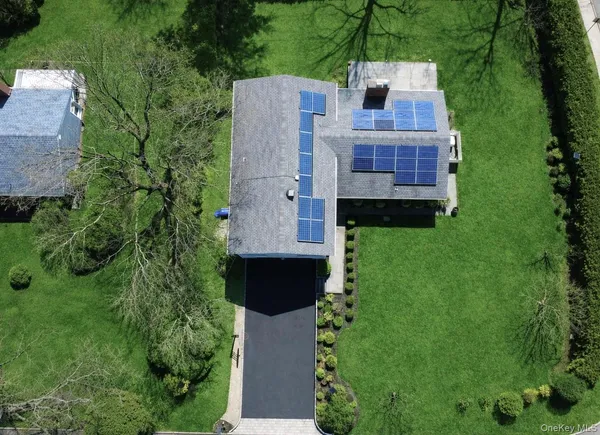 $1,199,000 | 5 Avis Drive, New Rochelle, NY 10804