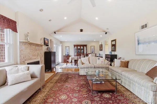$1,199,000 | 5 Avis Drive, New Rochelle, NY 10804