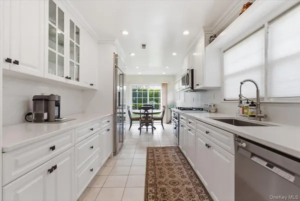 $1,199,000 | 5 Avis Drive, New Rochelle, NY 10804