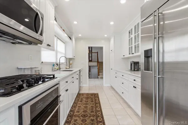 $1,199,000 | 5 Avis Drive, New Rochelle, NY 10804