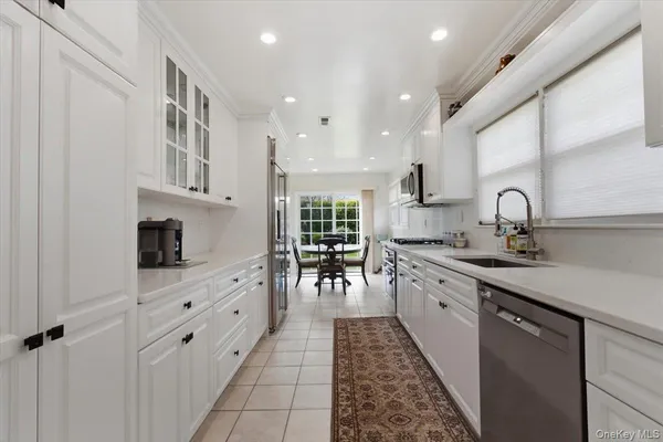 $1,199,000 | 5 Avis Drive, New Rochelle, NY 10804