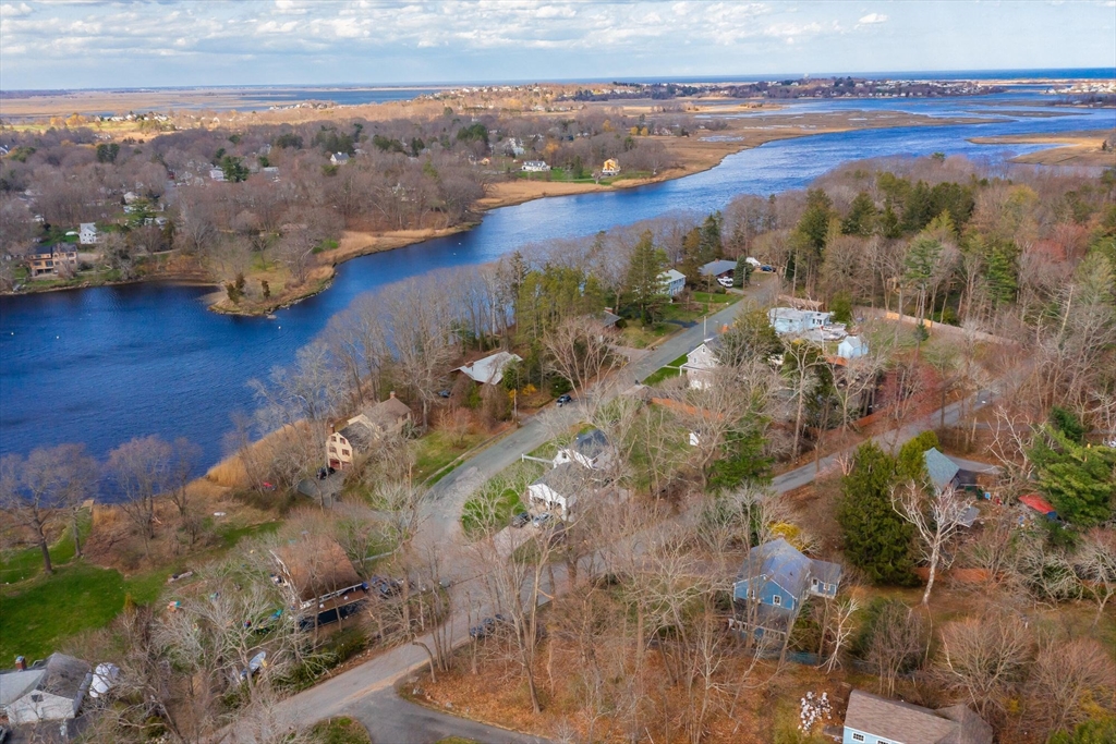 41 Labor In Vain Road Ipswich, MA 01938 - Photo 2 of 33 a view of a city