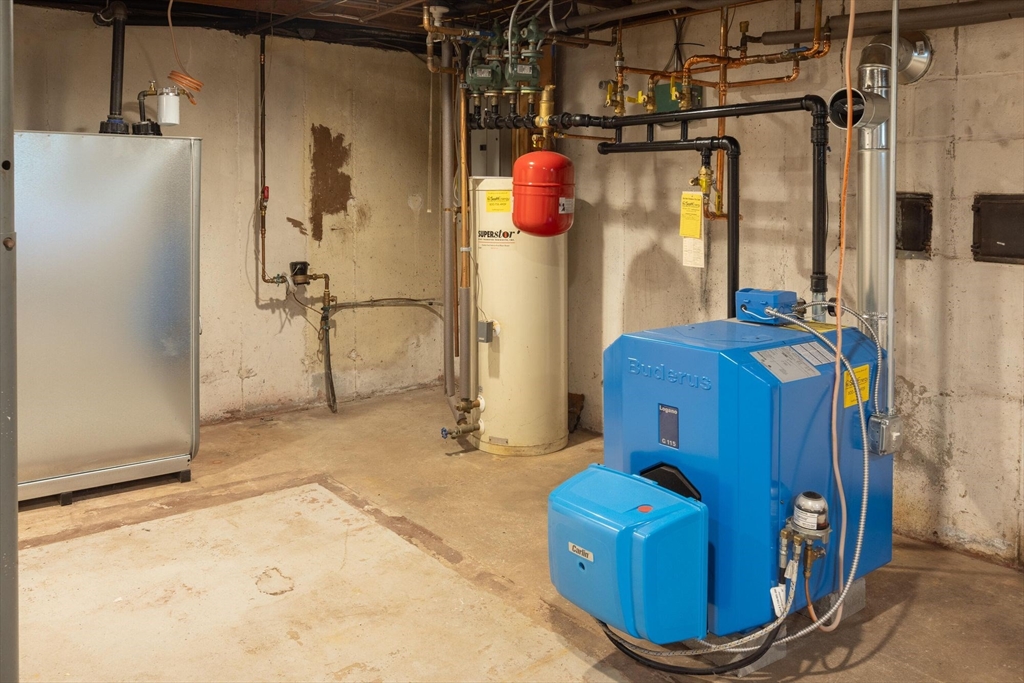 41 Labor In Vain Road Ipswich, MA 01938 - Photo 32 of 33 a view of living room
