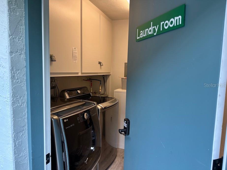1920 Morrill Street, Unit PINEAPPLE Sarasota, FL 34236 - Photo 37 of 37 a view of a stove in a room