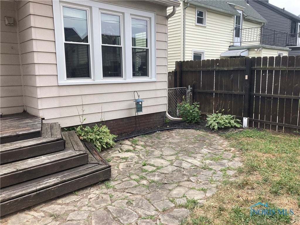 3643 Maxwell Road Toledo, OH 43613 - Photo 4 of 25 Back Patio