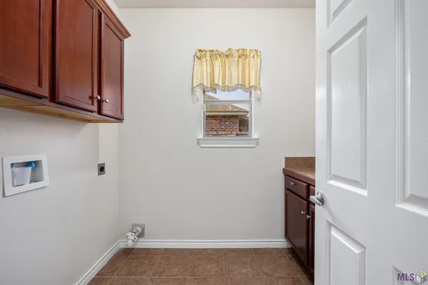 $329,900 | 37420 Cypress Trace Avenue, Geismar, LA 70734