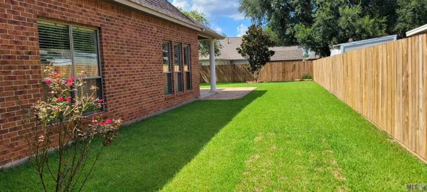 $329,900 | 37420 Cypress Trace Avenue, Geismar, LA 70734