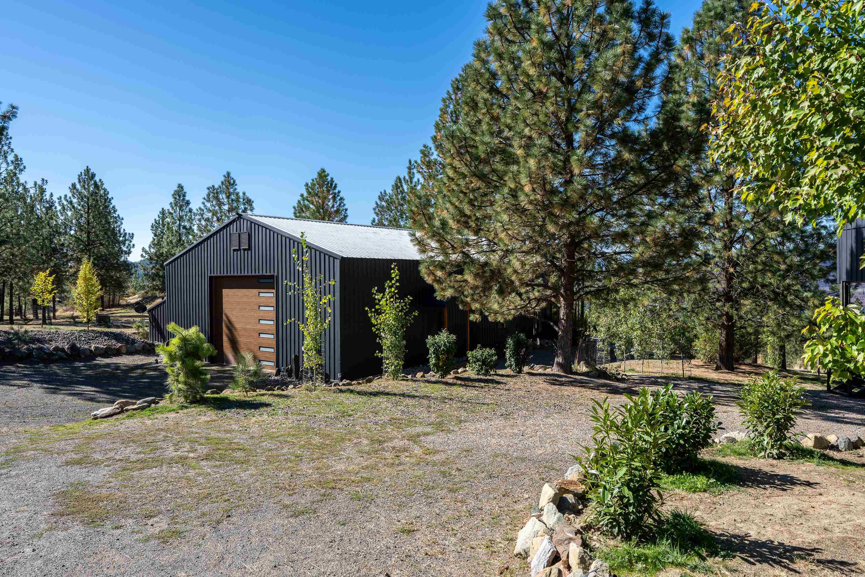 5186 Hunter Ridge Way Hunters, WA 99137 - Photo 3 of 49 Gallery Image 3