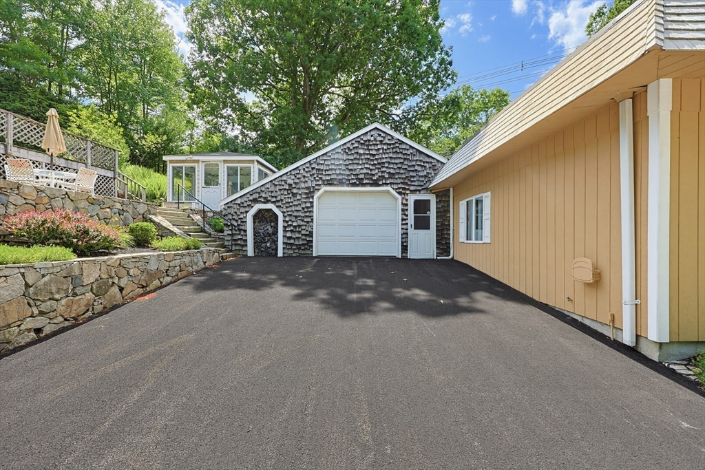 665 South Street Walpole, MA 02081 - Photo 33 of 40