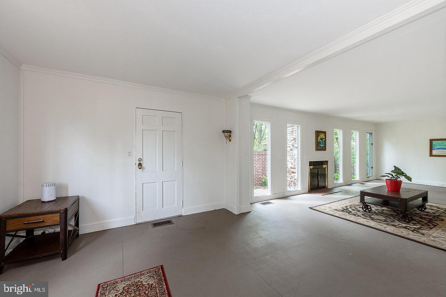 9120 Levelle Drive Chevy Chase, MD 20815 - Photo 4 of 17 a living room with furniture