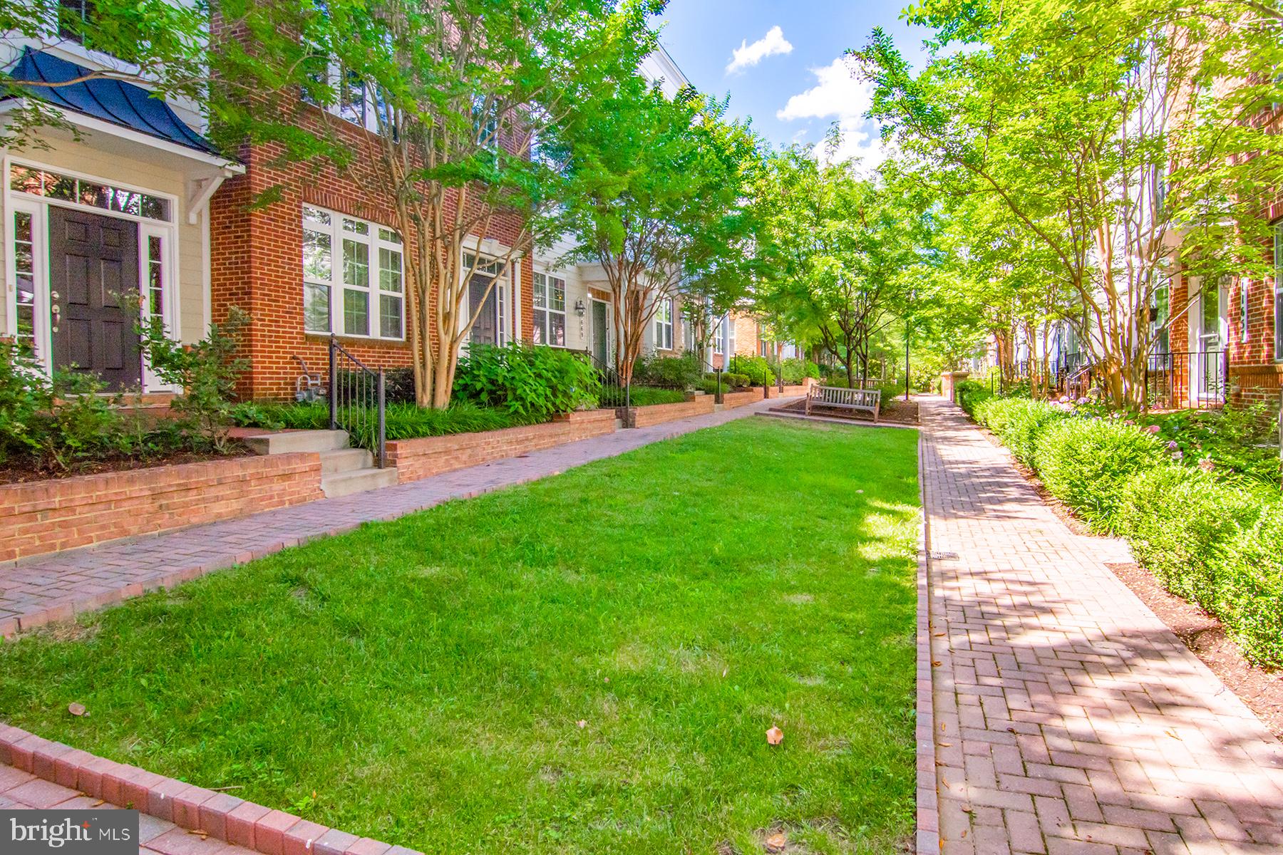 11675 Leesborough Circle Silver Spring, MD 20902 - Photo 3 of 33