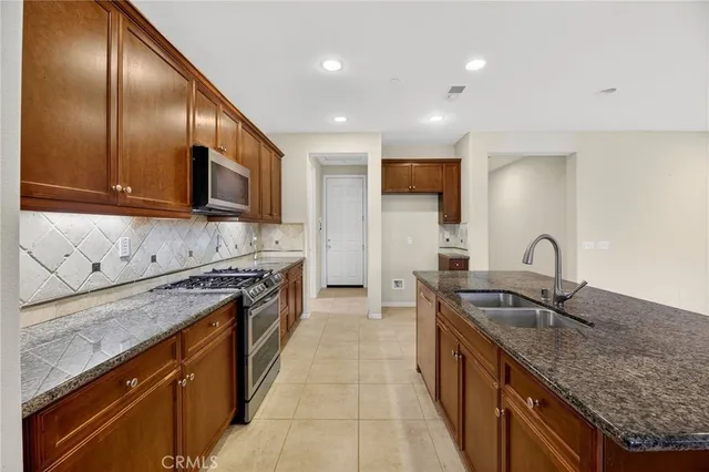 $589,990 | 3470 Yellowstone Court, Perris, CA 92570