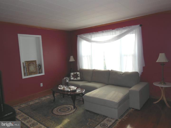 105 Madison Road Willow Grove, PA 19090 - Photo 2 of 24 Gallery Image 2