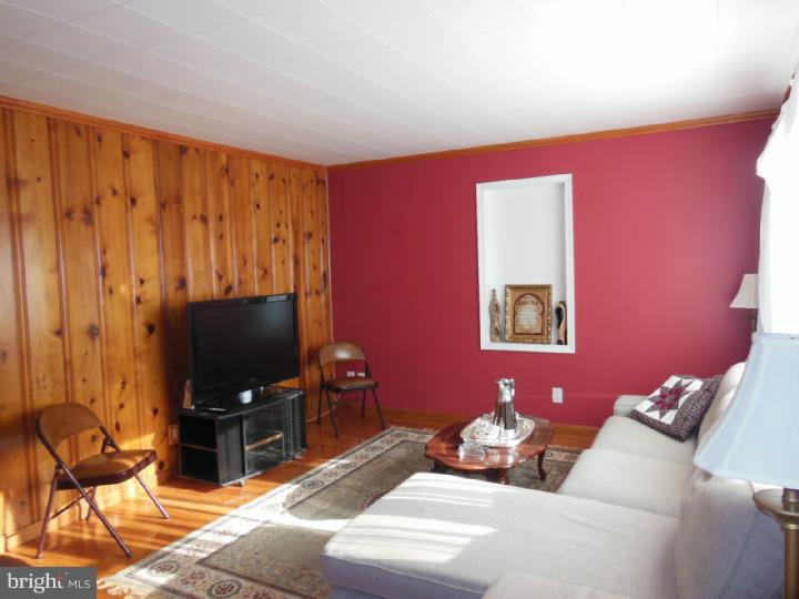 105 Madison Road Willow Grove, PA 19090 - Photo 3 of 24 Gallery Image 3