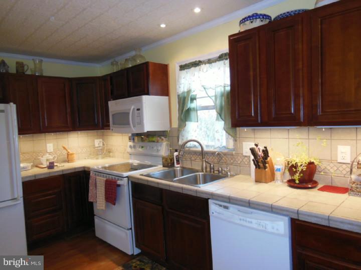 105 Madison Road Willow Grove, PA 19090 - Photo 6 of 24 Gallery Image 6