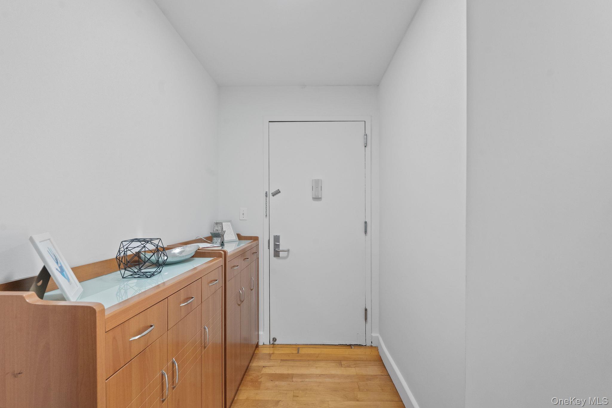 2360 Amsterdam Avenue, Unit 2C Manhattan, NY 10033 - Photo 3 of 29 Entry Hallway
