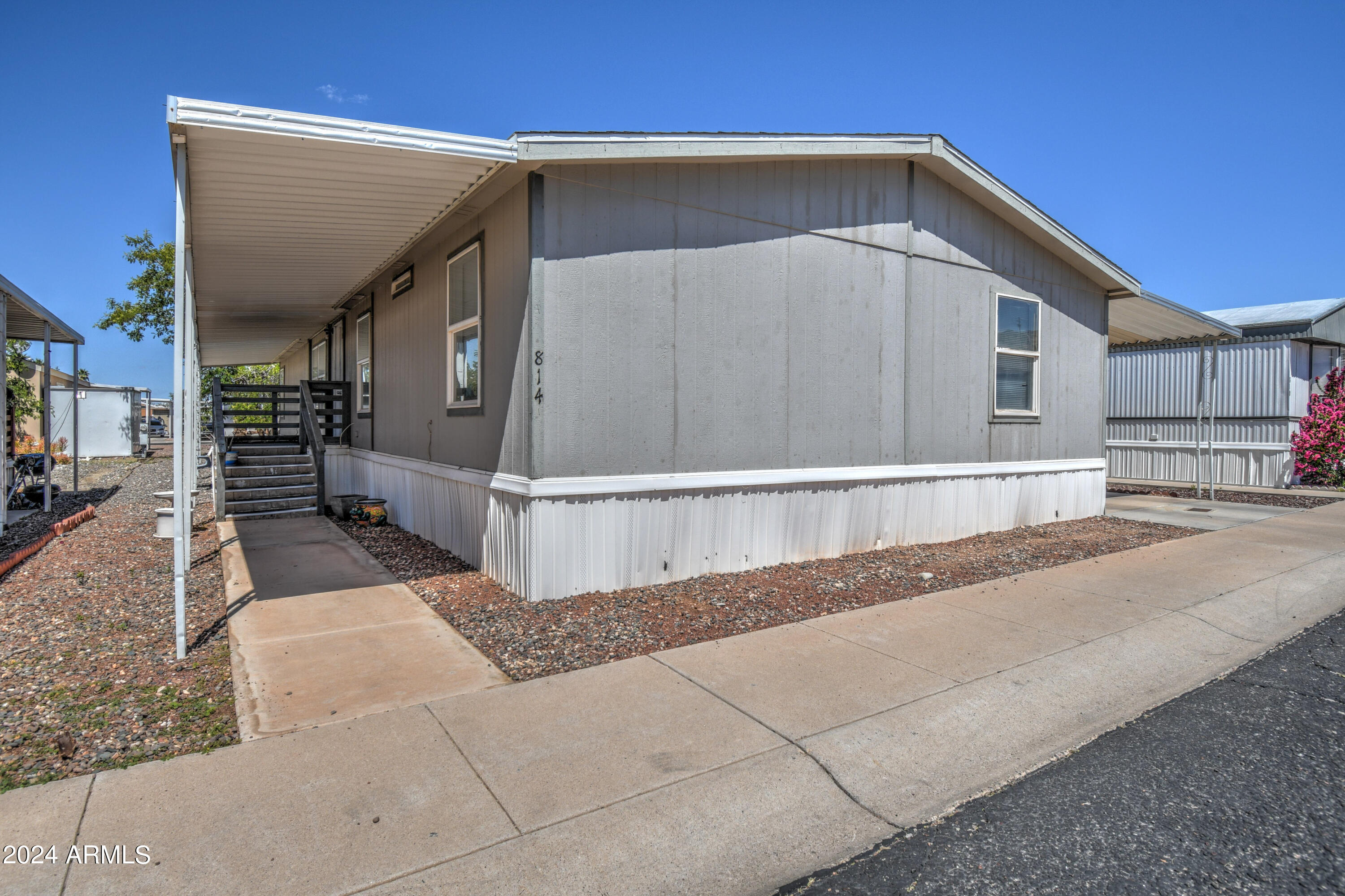 814 West Mineral Road Phoenix, AZ 85041 - Photo 2 of 17 Front 4