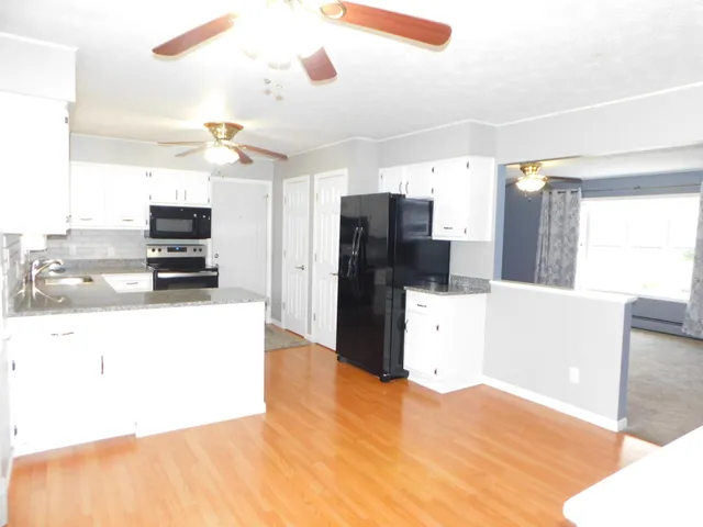 $429,900 | 26640 Dutch Settlement Street, Dowagiac, MI 49047