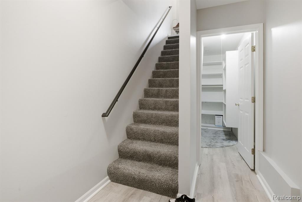 16878 Farmington Road Livonia, MI 48154 - Photo 25 of 49 Gallery Image 25